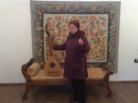 Кімната Мазепи. Торбан - музичний інструмент, репліка 